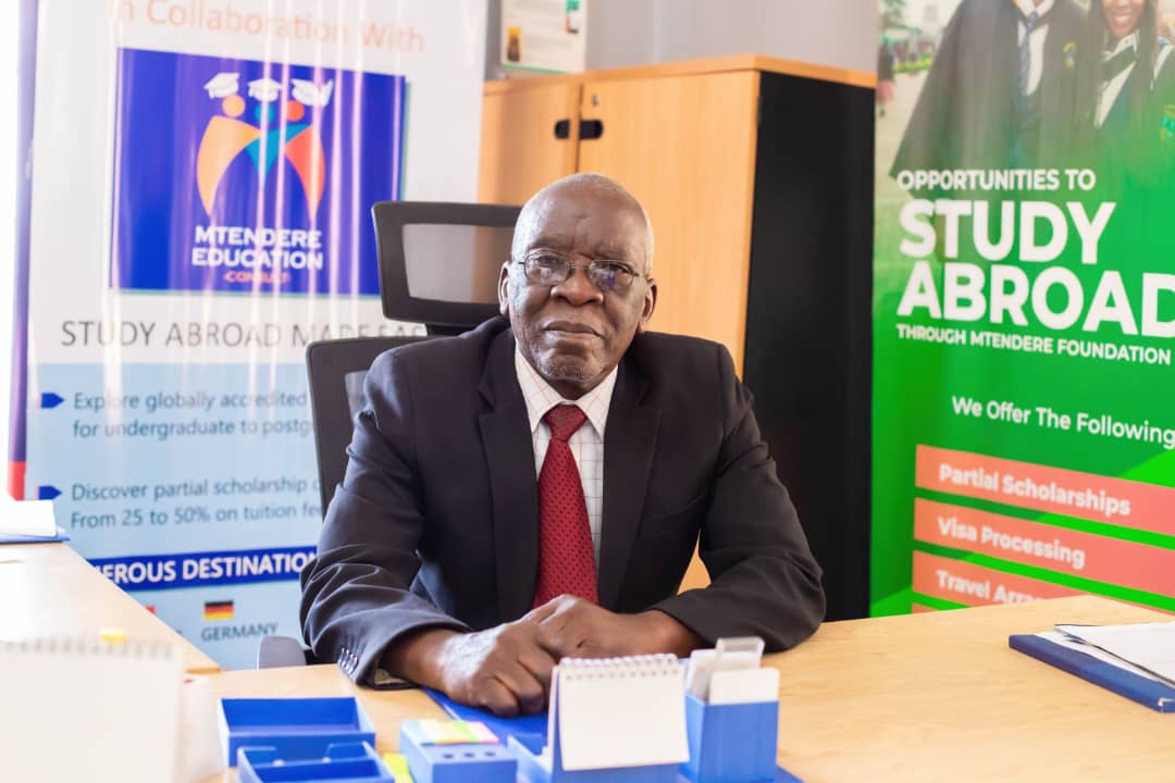 Dr Daniel S Nyangulu 
